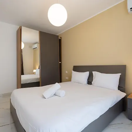 Sea Breeze Apartment *
